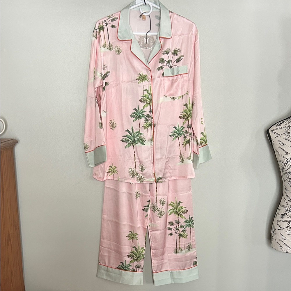 Pink Palm Tree Print Pajama Set size xl - Picture 2 of 6